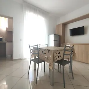 Perla 2*, Rimini Italien