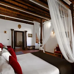 Vicolo Dell'aquila - Residenze Romanae , Roma Italia
