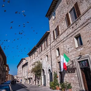 Il Palazzo 3*, Asís Italia
